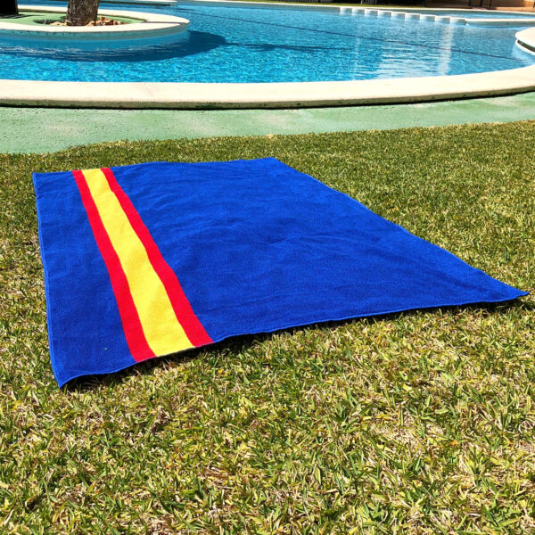toallas_azul_piscina